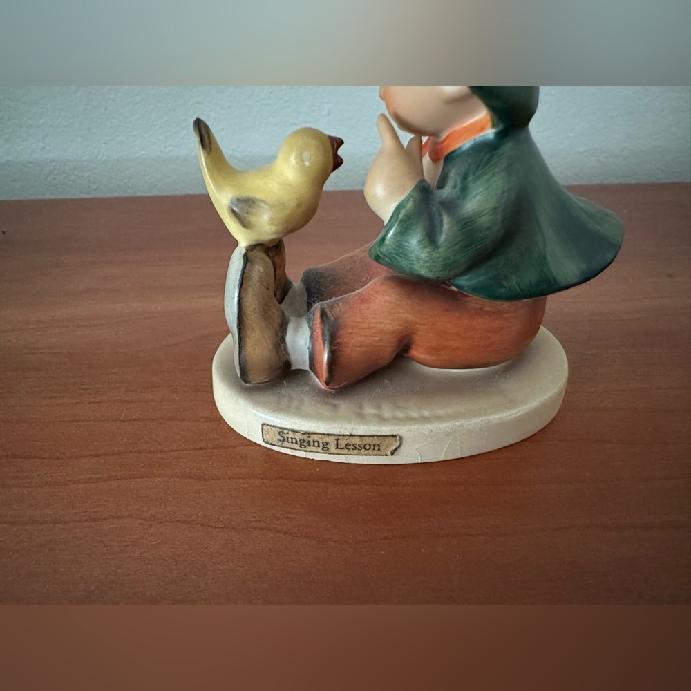 Titled Singing Lesson. Vintage Hummel. No longer produced - Picture 2 of 5